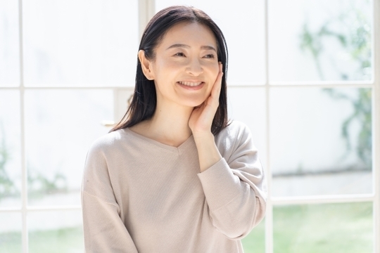 肌の綺麗な女性