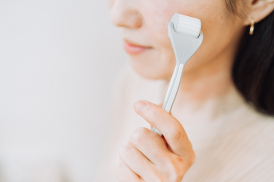 肌の綺麗な女性